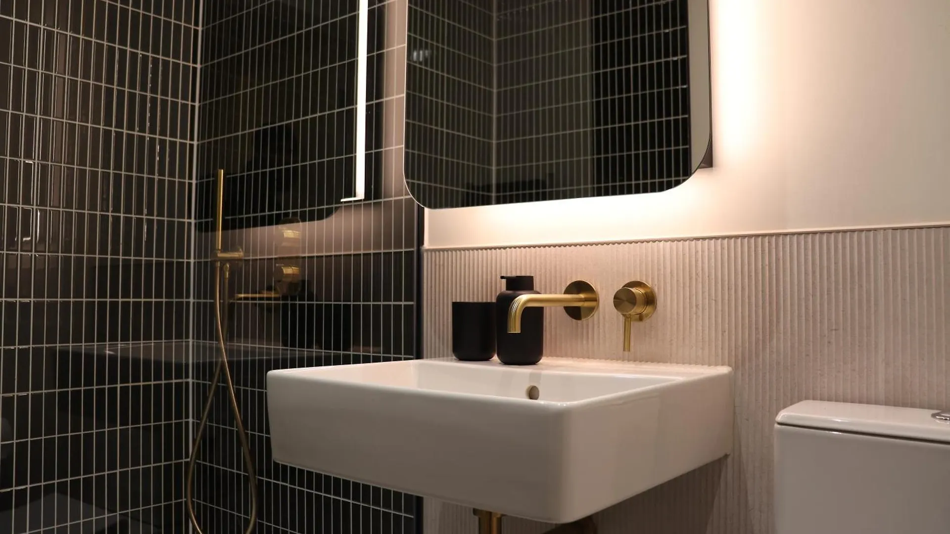 Luxury 2 Bed 2 Bath City Apartment London