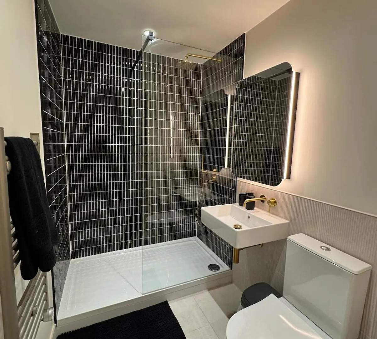 Luxury 2 Bed 2 Bath City Apartment London